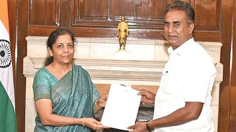 உள்ளாட்சி அமைப்புகளுக்கான நிலுவைத் தொகை ரூ.6,375 கோடியை விடுவிக்க வேண்டும் நிர்மலா சீதாராமனிடம் எஸ்.பி.வேலுமணி கோரிக்கை 
