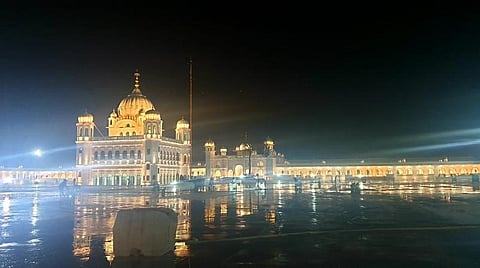 ‘‘கர்தார்பூர் தயார்; சீக்கிய யாத்ரீகர்கள் வரலாம்’’ - ட்விட்டர் பக்கத்தில் படங்களை பகிர்ந்த இம்ரான் கான்  