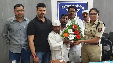 கையில் இருந்தது வெறும் 3 ரூபாய்; கண்டெடுத்தது 40 ஆயிரம் ரூபாய்: உரிமையாளரிடம் ஒப்படைத்த தொழிலாளியின் நேர்மைக்குக் குவியும் பாராட்டு