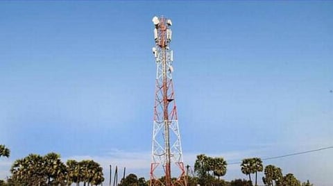 ரூ.42,000 டெபாசிட் செய்தால் ரூ.35 லட்சம் சம்பாதிக்கலாம்: செல்போன் கோபுரம் வைப்பதாகக் கூறி சிவகங்கை விவசாயிடம் நூதன மோசடி