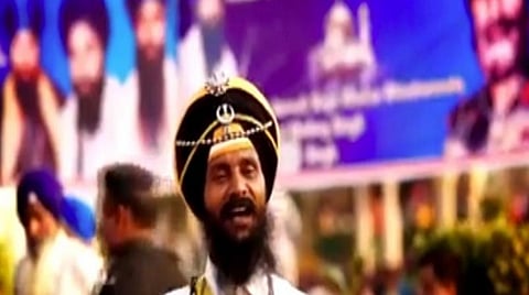 கர்தார்பூர் நடைபாதை வீடியோ பாடலில் ஜர்னைல் சிங் பிந்த்ரான்வாலே உள்ளிட்ட கொல்லப்பட்ட காலிஸ்தானிய தலைவர்களின் சுவரொட்டி காணப்படுகிறது. | படம்: ஏஎன்ஐ.