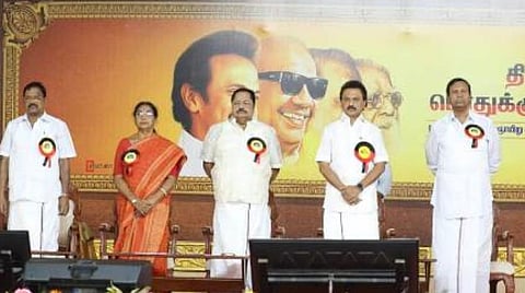 மத்திய அரசு நிறுவனங்களில் 90 சதவீதம் தமிழக இளைஞர்களை நியமித்திடுக: திமுக பொதுக்குழுவில் தீர்மானம் நிறைவேற்றம் 