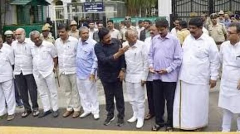 தகுதி நீக்கம் செய்யப்பட்ட எம்எல்ஏக்கள் - கோப்புப் படம்