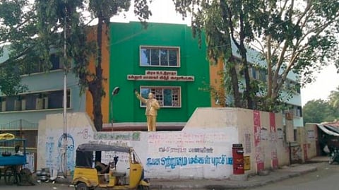 சைதாப்பேட்டை எம்.சி.ராஜா மாணவர் விடுதியின் நிலை: நேரில் ஆய்வு நடத்தி அறிக்கை தாக்கல் செய்ய அரசுக்கு உயர் நீதிமன்றம் உத்தரவு