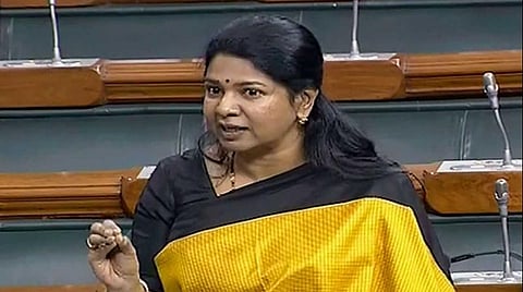 மக்களவையில் நேற்று பேசிய திமுக எம்.பி. கனிமொழி. | படம்: பிடிஐ