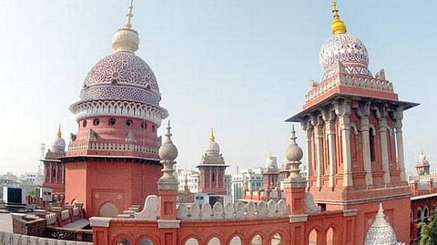 ஆன்லைன் பத்திரப் பதிவை எதிர்த்து வழக்கு: தமிழக அரசு பதிலளிக்க உத்தரவு