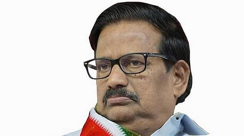 நடிகர்கள் அரசியல் பேசி அப்பாவி மக்களை திசை திருப்புவது குற்றம்: கே.எஸ்.அழகிரி கருத்து