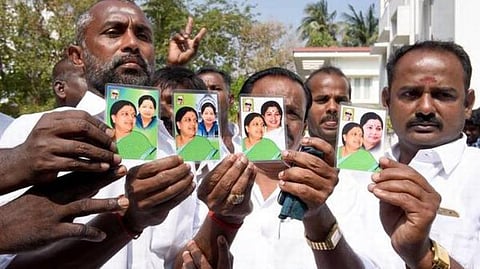 உள்ளாட்சிப் பதவிகளுக்கு ‘சீட்' தருவதாக ﻿அமமுகவினருக்கு ‘பாச வலை’ வீசும் அதிமுக﻿