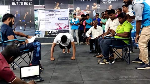 ஒரு நிமிடத்தில் 112 முறை டைமண்ட் தண்டால்: சாதனை படைக்கும் கிராமத்து இளைஞர்