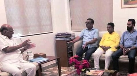 பிவிஏ கட்சியின் எம்எல்ஏக்கள் என்சிபி தலைவர் சரத்பவாரை இன்று சந்தித்து இணைந்த காட்சி