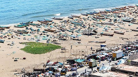 மெரினாவில் உள்ள மீன் வியாபாரிகளை அகற்றினால் ﻿சட்டம் ஒழுங்கு பிரச்சினை ஏற்படும் என்பதை ஏற்க முடியாது﻿: ﻿சென்னை உயர் நீதிமன்றம் கருத்து ﻿