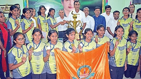 தேசிய ஹாக்கி போட்டியில் கோவை சச்சிதானந்த ஜோதி நிகேதன் பள்ளி சாம்பியன்