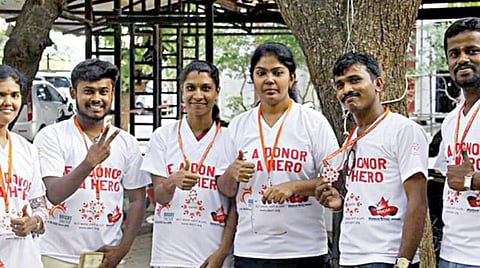 60,000 பேருடன் இந்தியா முழுவதும் ரத்த தானம்; சேவை மனப்பான்மையுடன் பல உயிர்களை காப்பாற்றும் மதுரை பெண்மணி