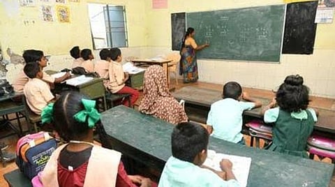 ஆசிரியர் வருமானத்தை கண்காணிக்க முடிவு: வங்கி கணக்கு விவரங்களை சமர்ப்பிக்க கல்வித் துறை உத்தரவு 