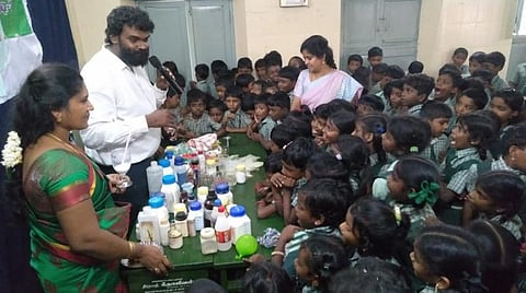 மாணவர்களிடம் அறிவியல் ஆர்வத்தை வளர்க்க புதிய முயற்சி: தூத்துக்குடி மாநகராட்சி பள்ளிகளில் அறிவியல் சோதனைகள் நேரடி விளக்கம்