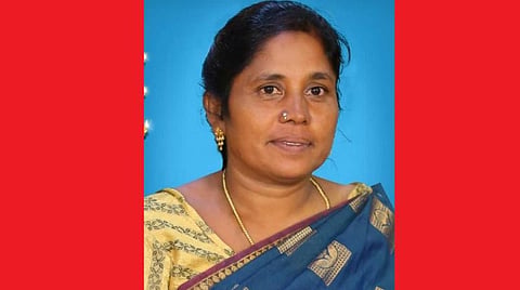 மோட்டார் சைக்கிளில் சென்ற பெண்ணிடம் கைப்பை பறிப்பு; கீழே விழுந்து படுகாயம்: சிகிச்சை பலனின்றி பலி