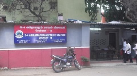 அமைச்சர் இல்லம் அருகே கலாட்டா: காரில் வந்த நபர் மீது போலீஸ் வழக்குப் பதிவு? 