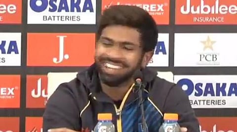 இலங்கை வீரர் நிரோஷன் டிக்வெல்லா.