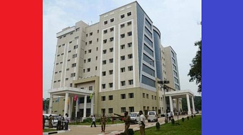 வேப்பேரி காவல் ஆணையர் அலுவலகம் முன் பெண் தீக்குளிக்க முயற்சி