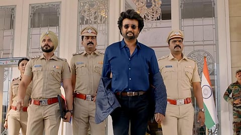 'தர்பார்' ட்ரெய்லர் வெளியானது: ரஜினி ரசிகர்கள் கொண்டாட்டம்