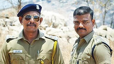 சிபிஐ அதிகாரி எனக் கூறி காட்பாடியில் பணம் பறித்ததாக இருவர் கைது