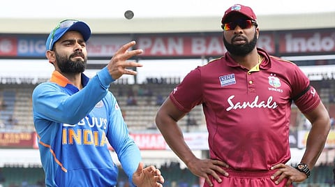 விராட் கோலி,  கெய்ரன்  பொலார்ட் : படம் உதவி ட்விட்டர்