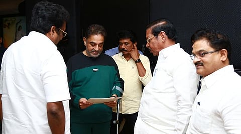 ஸ்டாலினுடன் கரம் கோக்கிறார் கமல்; டிச.23 திமுக பேரணியில் பங்கேற்க திமுக நேரில் அழைப்பு
