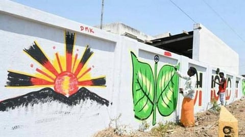 ஊரக உள்ளாட்சி மனுக்களை திரும்பப் பெற அவகாசம் நிறைவு: இறுதி வேட்பாளர் பட்டியல் வெளியீடு; பிரச்சாரம் இன்று தொடங்குவதால் அனல் பறக்கும் தேர்தல் களம்