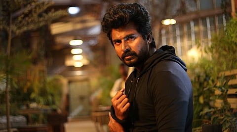 முதல் பார்வை: ஹீரோ