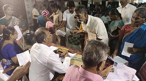 குற்றாலநாதர் கோயிலில் ராஜகோபுரம் கட்ட கோரிக்கை: தென்காசி மாவட்ட ஆட்சியரிடம் மக்கள் மனு