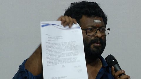 கதைச் சுருக்கம் மட்டுமே வைத்து எப்படி? எழுத்தாளர் சங்கக் கடிதம் வரவே இல்லை? - 'ஹீரோ' கதை சர்ச்சை தொடர்பாக மித்ரன் எழுப்பும் கேள்விகள்