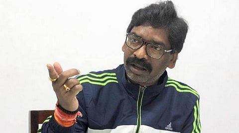 ‘பழங்குடியினர் குடும்பத்தில் பிறந்தது குற்றமா?’- வெளியேறும் ஜார்கண்ட் முதல்வர் ரகுபர் தாஸ் மீது ஹேமந்த் சோரன் வழக்கு