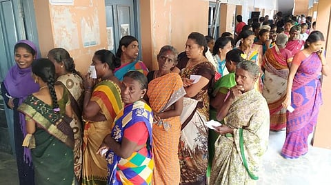 தூத்துக்குடியில் காலை 11 மணி நிலவரப்படி 25.01% வாக்குப்பதிவு: வாக்குச்சாவடிகளில் ஆட்சியர் நேரில் ஆய்வு