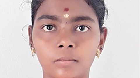 தேர்தலில் வெற்றிபெற்ற மாற்றுத் திறனாளி மாணவி
