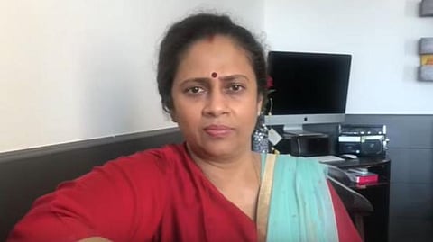 வேறு வேலையே இல்லையா? யாராவது பணம் அளிக்கிறார்களா?: லட்சுமி ராமகிருஷ்ணன் கடும் சாடல்