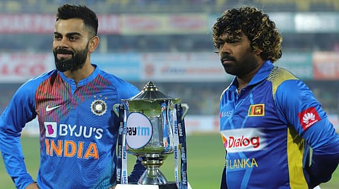 இந்தியஅணியின் கேப்டன் விராட் கோலி, இலங்கைஅ ணியின் கேப்டன் லசித் மலிங்கா : படம் உதவி ட்விட்டர்