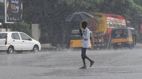 தமிழகம் மற்றும் புதுவையில் ஓரிரு இடங்களில் மழை பெய்ய வாய்ப்பு: சென்னை வானிலை ஆய்வு மையம் அறிவிப்பு