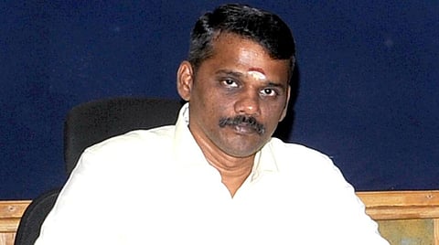 அருப்புக்கோட்டை மோதல் குறித்து உரிய நேரத்தில் போலீஸுக்கு தகவல் தராத தலையாரிகள் சஸ்பெண்ட்: ஆட்சியர் நடவடிக்கை