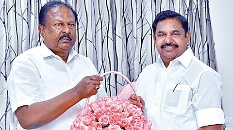 மீண்டும் அதிமுகவுக்கு திரும்பினார் கருப்பசாமிபாண்டியன்