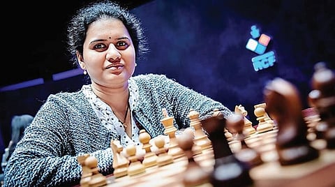 ஹம்பியின் சதுரங்க வேட்டை!