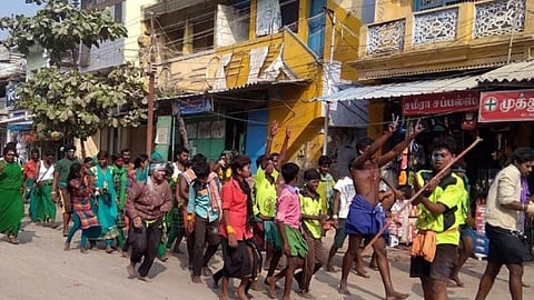 தைப்பொங்கலை முன்னிட்டு திருச்செந்தூரில் குவியும் பாதயாத்திரை பக்தர்கள்