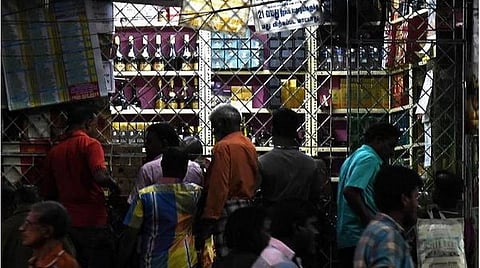 டாஸ்மாக் வருவாய் ரூ.36,752 கோடி; கொள்முதல் செலவு ரூ.19,294.07 கோடி: லாபம் யாருக்கு?- சந்தேகம் கிளப்பும் ஆர்டிஐ தகவல்