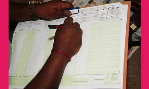 மக்கள்தொகை பதிவேடு பணிகளை நிறுத்தக்கோரி முதல்வர், ஸ்டாலினிடம் மனு: மக்கள்தொகை கணக்கெடுப்பு மட்டும் நடத்த கோரிக்கை