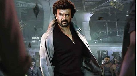 ஒரே மாதிரியான உடைகள்: 'தர்பார்' vs 'துப்பாக்கி’ - வைரலாகும் மீம்!