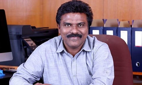 ரூ.2441 கோடி அதிவேக அலைக்கற்றை திட்ட பொறுப்பு  ஐஏஎஸ் அதிகாரி விருப்ப ஓய்வுக்கு காரணம் என்ன?-ஸ்டாலின் கேள்வி