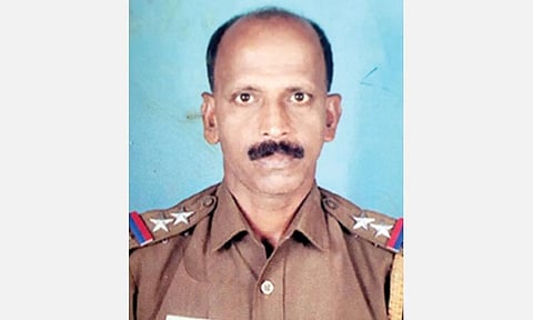 காஞ்சியில் சிம் கார்டுகள் விற்கப்பட்ட விவகாரத்தில் முக்கிய தகவல்கள்; வில்சன் கொலை வழக்கு என்ஐஏ விசாரணைக்கு மாற்றம்: இந்திய அளவில் விசாரணை நடத்த வேண்டியுள்ளதால் தமிழக அரசு பரிந்துரை
