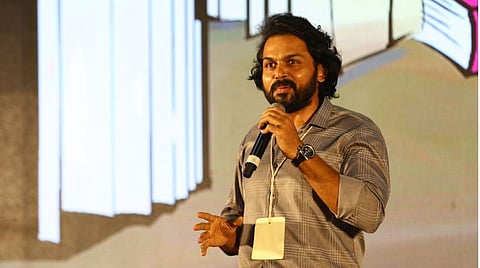 உங்களை யாரோடும் ஒப்பிடாதீர்கள்: மாணவர்களுக்கு கார்த்தி அறிவுரை