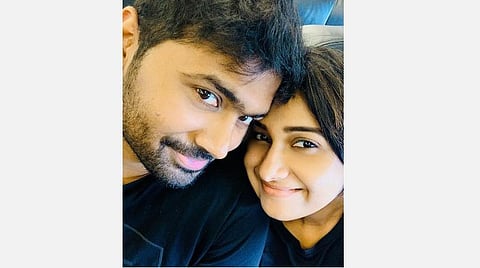 வதந்திக்கு முற்றுப்புள்ளி: காதலரை அறிமுகப்படுத்தி  ப்ரியா பவானி சங்கர்