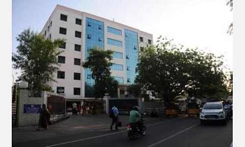 குரூப் 4 தேர்வு முறைகேடு விவகாரம்; டிஎன்பிஎஸ்சி உயர் அதிகாரிகளும் சிக்குகின்றனர்- இடைத்தரகர் ஜெயக்குமாரின் வீட்டில் சிபிசிஐடி சோதனை