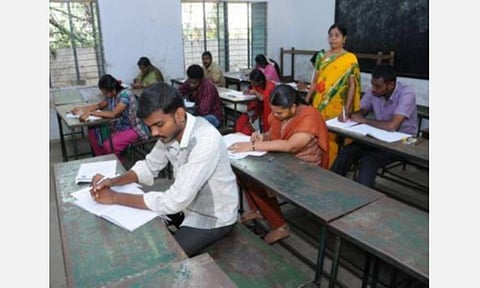 டிஎன்பிஎஸ்சி தேர்வு முறைகேடு: இடைத்தரகரை பிடிக்க தென் மாநிலங்களில் தேடுதல்